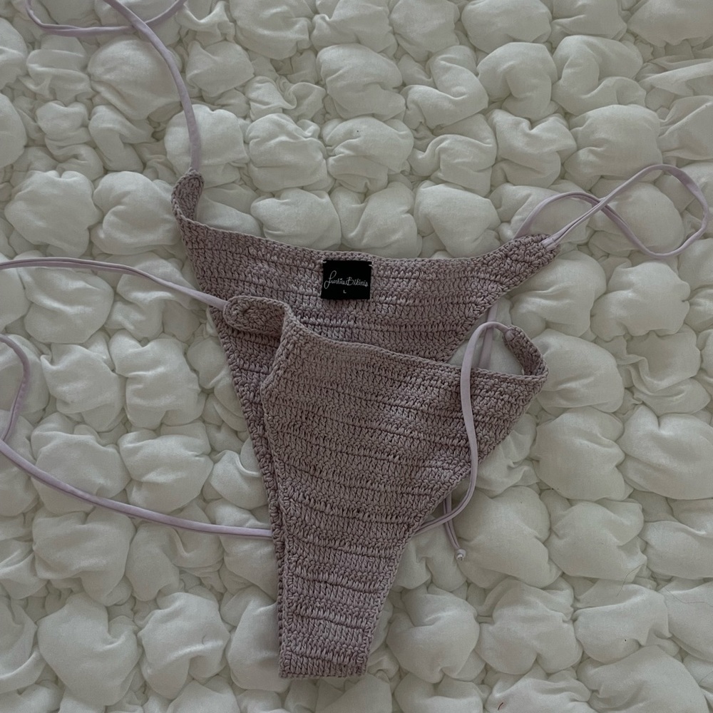 Frankie’s bikinis crochet bottom